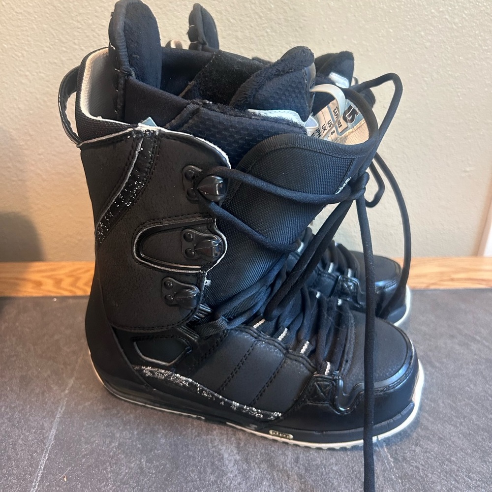 Burton Black Snowboard Boots women’s 8